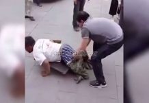 Hombre pone en evidencia a un Mendigo discapacitado (Video)