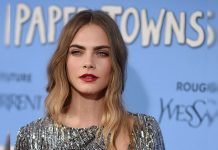 Cara Delevingne muestra su extraño nuevo tatuaje