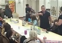 Hombre agrede a golpes a su esposa en reality show