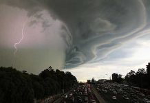 Tormenta eléctrica deja más 30 muertos en Bangladés