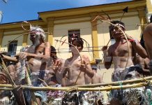Toro venado del pueblo recorre la ciudad de Masaya