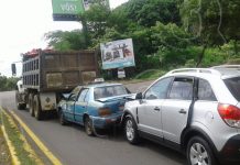 Triple colisión en Carretera Sur deja una lesionada