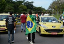 Protestan contra servicio Uber en Sao Paulo