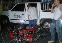Conductor confiado provoca accidente