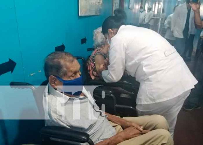 vacuna nicaragua, managua, inmunizacion, personas, tercera edad, covishield, dosis,