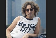 Venden camisa salpicada con la sangre de John Lennon