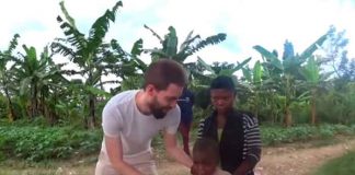 video, viral, africa, nina, fantasma, hombre blanco, redes sociales, insolito,
