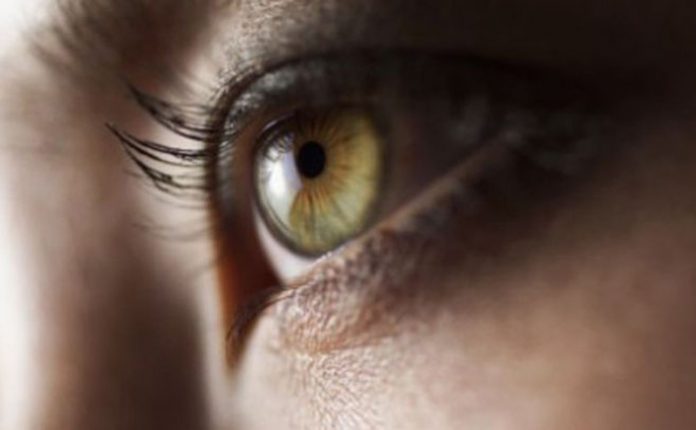 vision-mujer-sobrehumana
