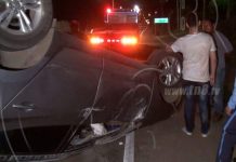 Se duerme y queda volcado en Carretera Nueva a León