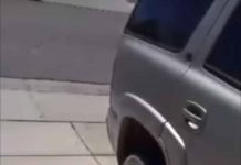 Un padre destruye la Xbox de su hijo pasándole con el vehículo encima