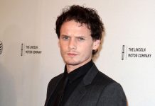 Padres de Yelchin demandan a fabricante de vehículo que lo mató