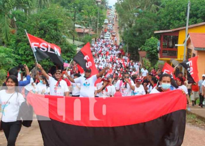 1 nicaragua, Bluefields, día de la alegria, caravana,