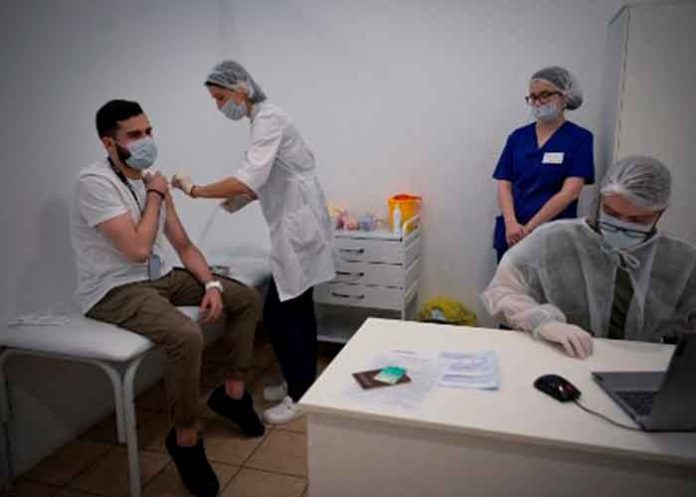 rusia, ensayos clinicos, vacuna sputnik v, adolescentes, eficacia