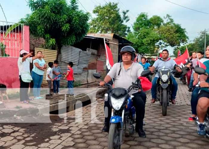 nicaragua,masaya, dia de la alegria, caravana,