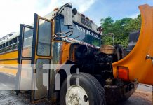 Bus se prende en fuego en la carretera de Masaya hacia Catarina nicaragua, masaya, bus, incendio,