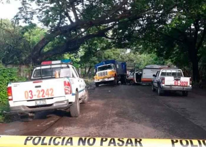 2.3 el salvador, accidente, fallecidos, ambulancia, policia
