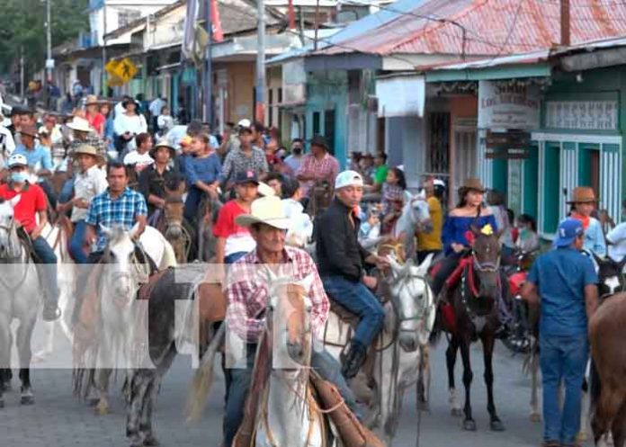 nicaragua, isla de ometepe, show hipico,