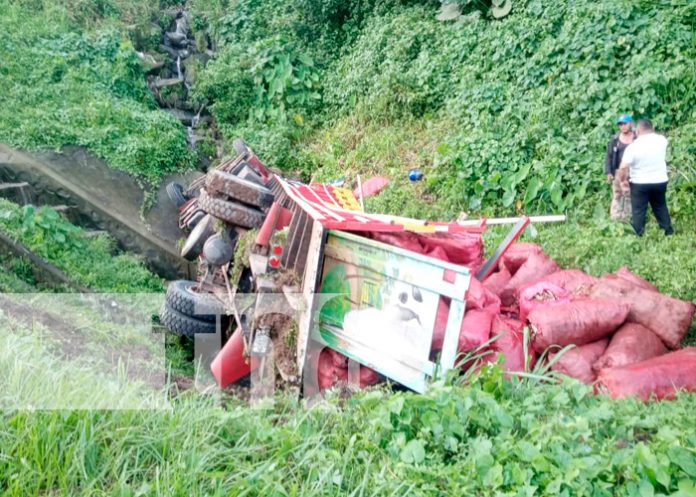 nicaragua, chontales, santo tomas, vuelco, camion,