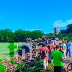 Vuelco de rastra deja daños materiales carretera a Malacatoya nicaragua, malacatoya, vuelco,