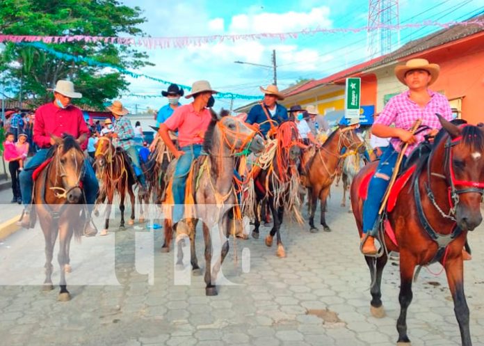 El tope de toros es la antesala de la celebración de las fiestas patronales donde los católicos celebran a Santa Ana y San Joaquín como sus patronos.