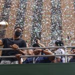 Bucks festejan su título con desfile ante sus aficionados milwaukee, bucks, nba, baloncesto,