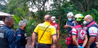 Miembros del Cuerpo de rescarte Costa Rica