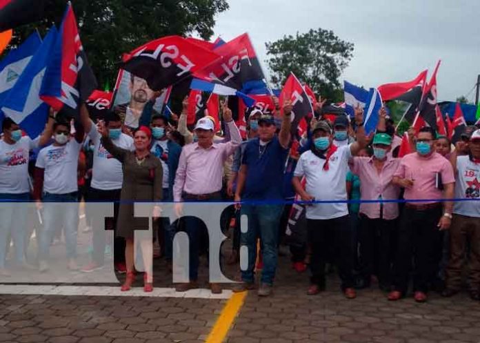 Nicaragua , rio blanco, MTI, tramo de carretera adoquinada,