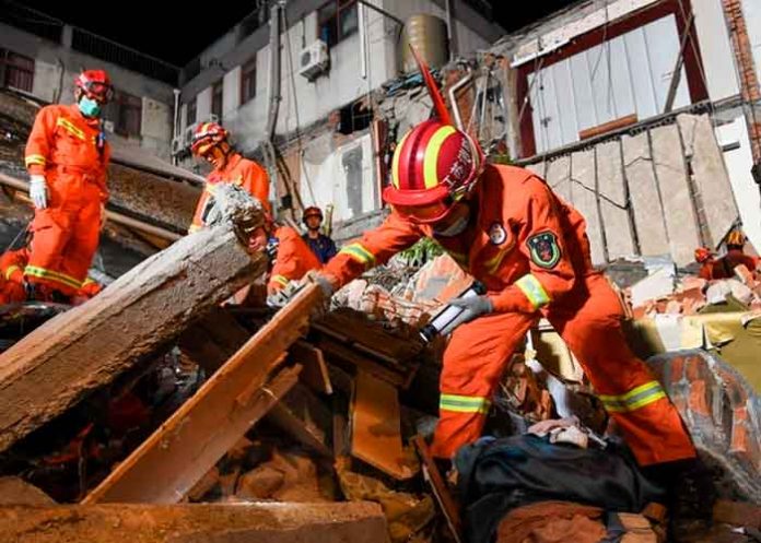 Foto: Al menos 8 muertos al desplomarse hotel en el este dFoto: Al menos 8 muertos al desplomarse hotel en el este de China /Cortesíae China /Cortesía