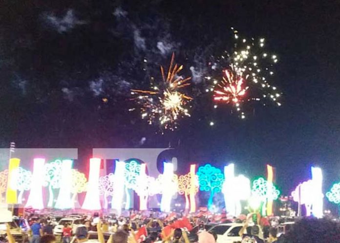 Foto: Frente Continental de Organizaciones Comunales saluda a la Revolución /Referencia