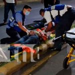 Motociclista casi pierde la vida al estrellarse contra un poste en Rubenia, Managua Accidente ocurrido en Rubenia deja a un motociclista en estado delicado