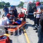 Hermanas lesionadas por accidente en Pista Sabana Grande, Managua Escena del accidente con dos hermanas en sector de Sabana Grande, Managua