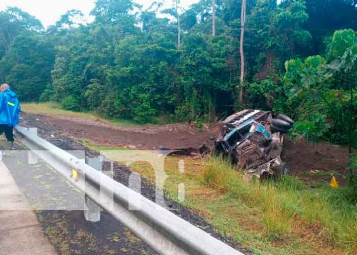 Un camión termina hecho chatarra en la peligrosa cuesta La Toboba / FOTO / TN8