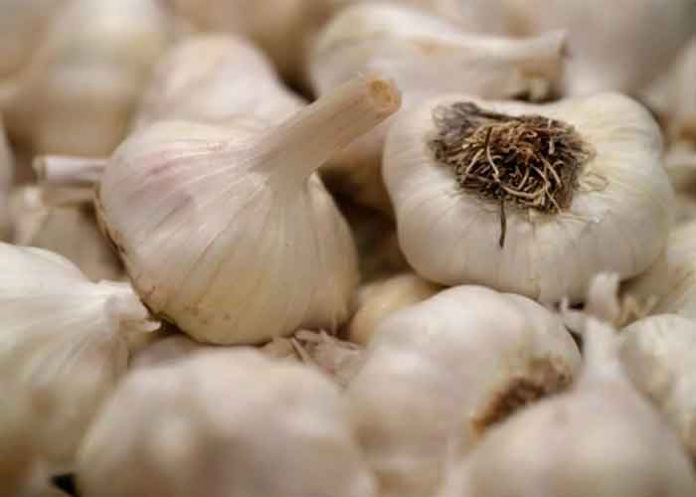 video, tiktok, tendencia, ajo, sinusitis, viral, polemica, salud