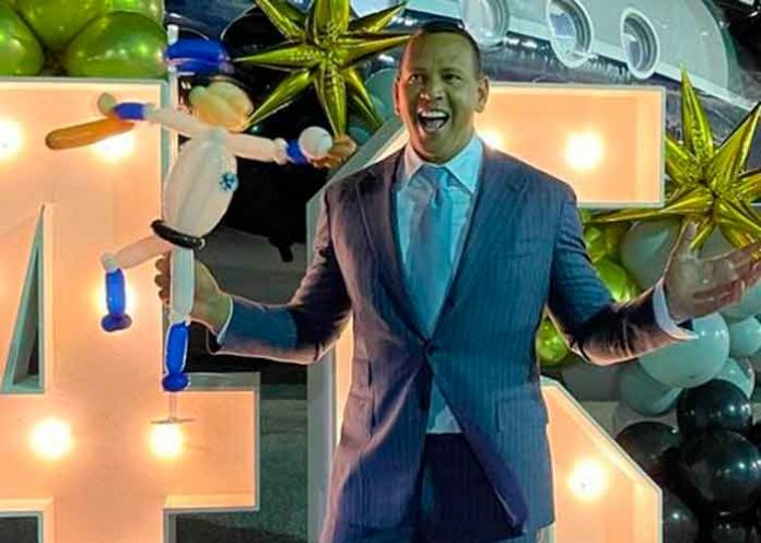 ¡JLo no es la única! Esta es la rubia con la que Alex Rodríguez celebró su cumpleaños