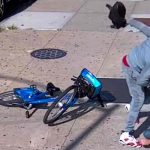 Anciano es brutalmente golpeado a plena luz del día en Nueva York