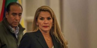 Autoridades de Bolivia extienden prisión preventiva a Jeanine Áñez