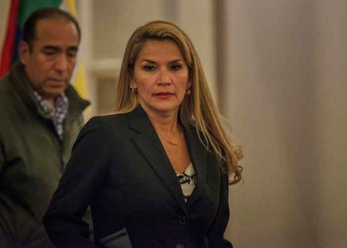 Autoridades de Bolivia extienden prisión preventiva a Jeanine Áñez