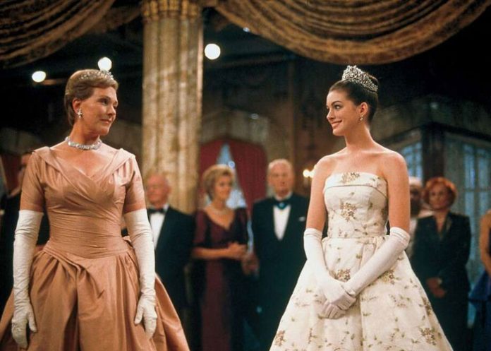 Foto: Anne Hathaway celebra los 20 años de El diario de la princesa / Referencia