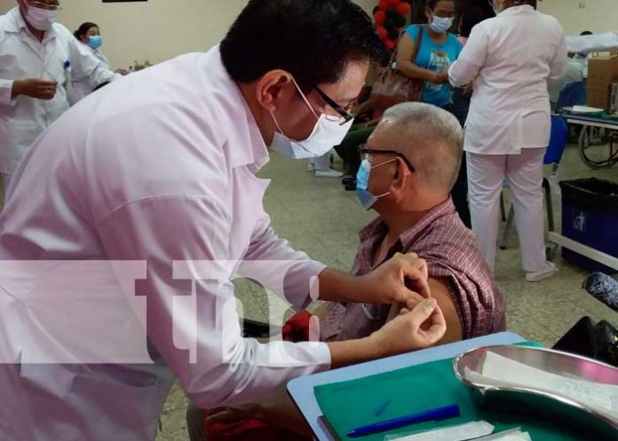 aplicacion-vacuna-nicaragua-955 Jornada de vacunación en Nicaragua contra el COVID-19