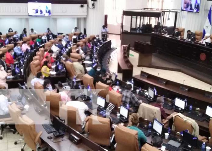 asamblea-chavez-02 Sesión parlamentaria en la Asamblea en honor a Hugo Chávez