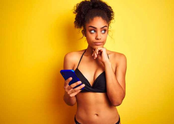 bikinos- ¿Trajes de baño hechos con cinta adhesiva? lo último en moda que arrasa en internet