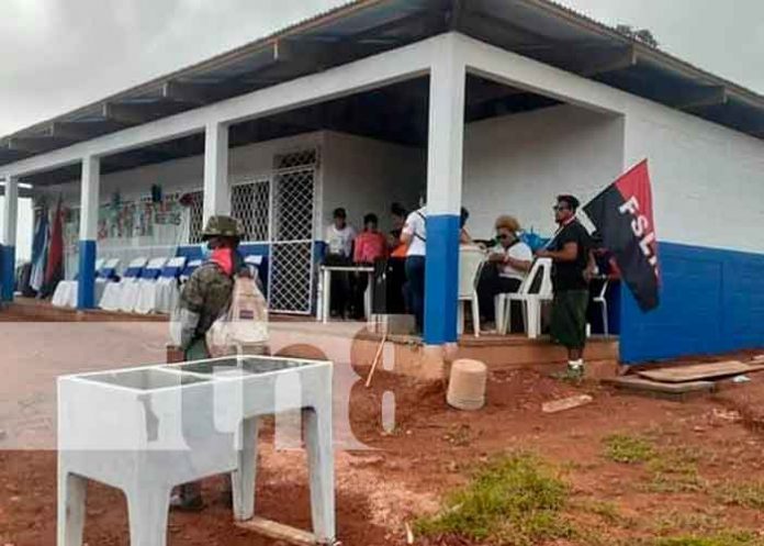 Nicaragua, bluefields, escuela rural, alcaldia,