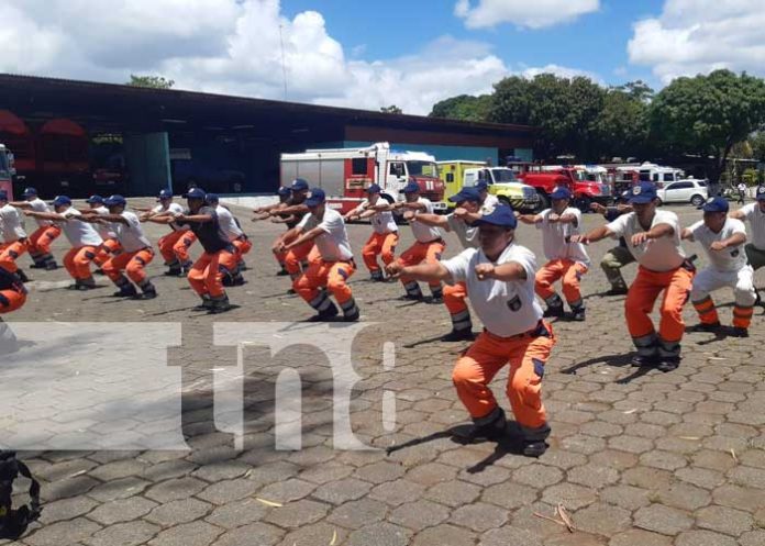 Capacitación de nuevos bomberos