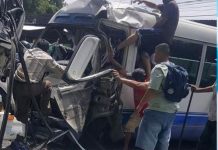 Choque de microbús en Ilopango El Salvador provoca una decena de lesionados Foto: Choque de microbús en Ilopango El Salvador provoca una decena de lesionados / LPG