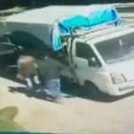 ¡El descaro! Delincuentes roban camión y secuestran al conductor en El Salvador (VIDEO) ¡El descaro! Delincuentes roban camión y secuestran al conductor en El Salvador
