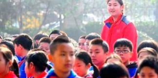 Ella es la niña china que tiene 14 años y mide... ¡2.26 metros!