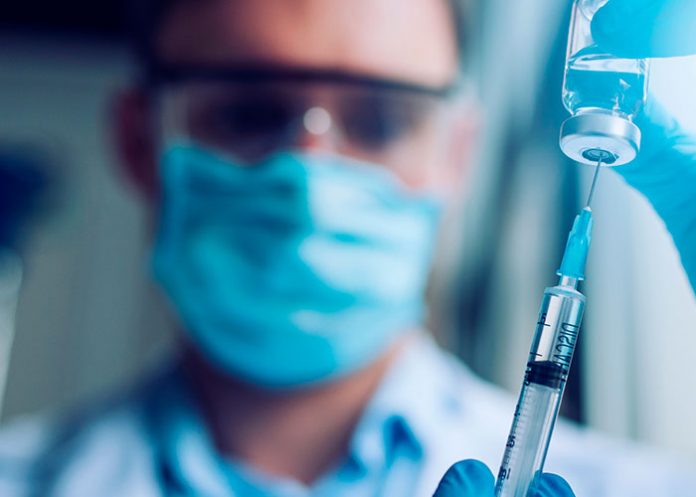 cobi Foto: Acude a vacunarse vestida de unicornio en Lima / Referencia