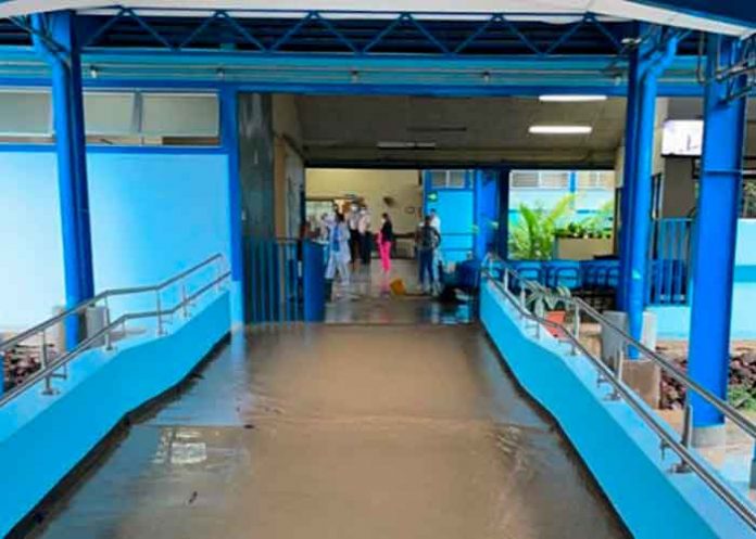 Costa Rica mantiene cerrado centros de salud por afectaciones de las lluvias