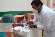 Personal de salud atiende con calidad a los vacunados contra el COVID-19 Atención para pacientes con la vacuna del COVID-19 en Managua