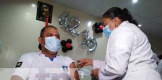Vacunación voluntaria en puestos de salud en Managua